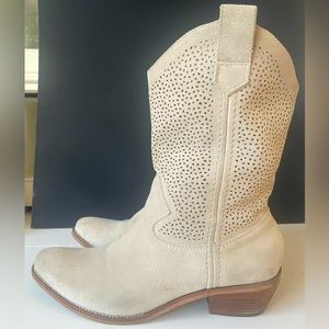 BCBGeneration Bastille Suede Boots Western Style size 10
